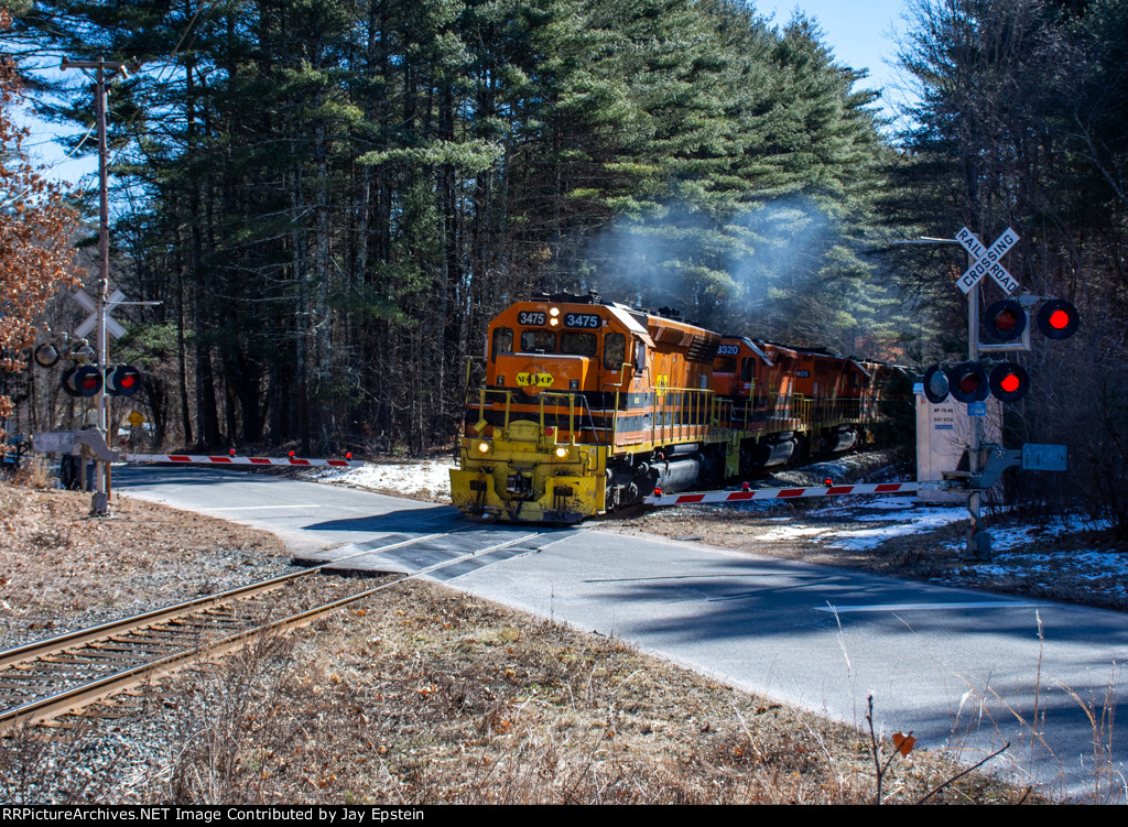 NECR 3475 leads 611 over Bardwell Street